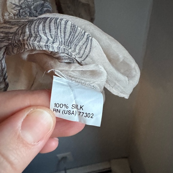 💯 Silk Zara Sheer Beige Peplum Blouse with Black Ruffle Tie - Picture 3 of 5